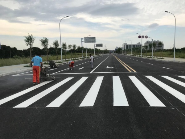 吴兴夜间道路划线施工噪音太大扰民怎么办,这事儿到底该怎么破?